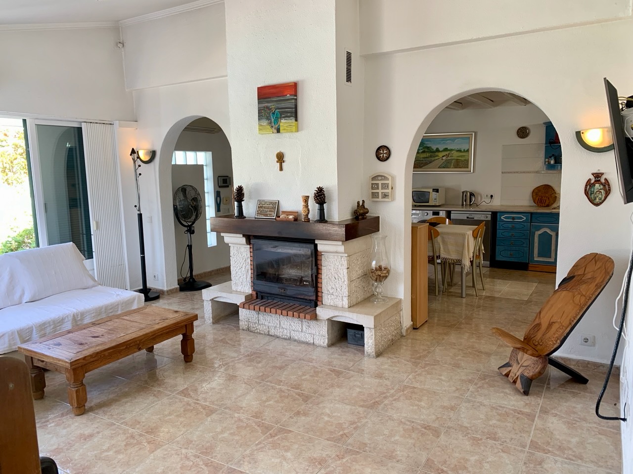 AroeiraMIR — Sala e lareira